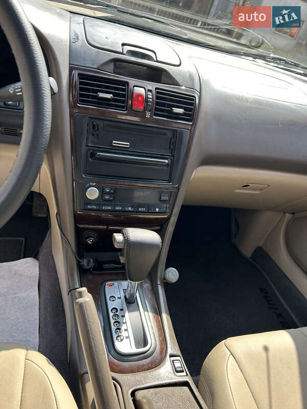 Седан Nissan Maxima 2000 в Запорожье