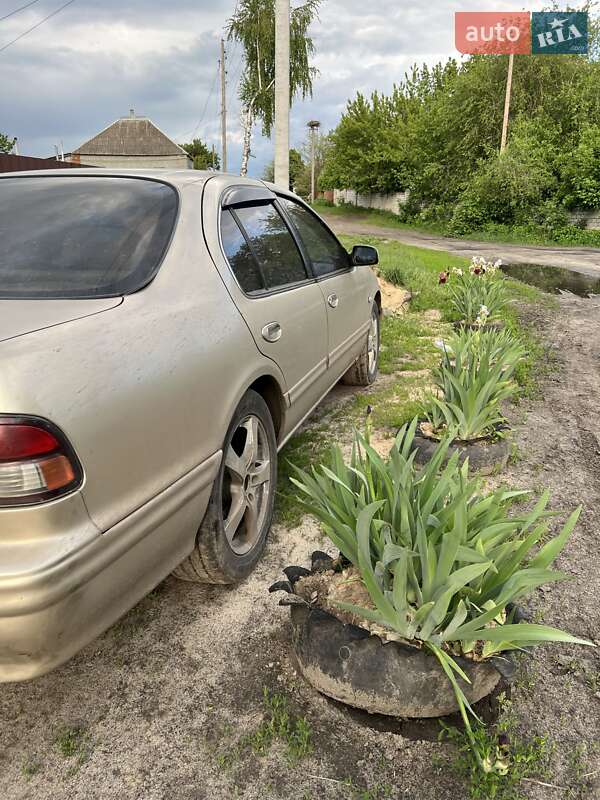 Седан Nissan Maxima 1996 в Змиеве фото 10 Седан Nissan Maxima 1996 в Змиеве