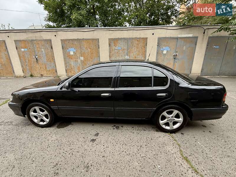Седан Nissan Maxima 1996 в Одессе