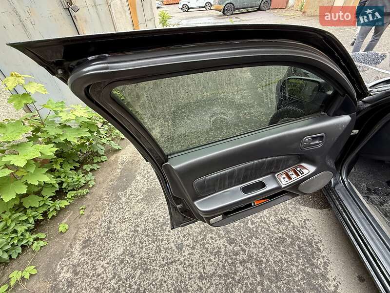 Седан Nissan Maxima 1996 в Одессе