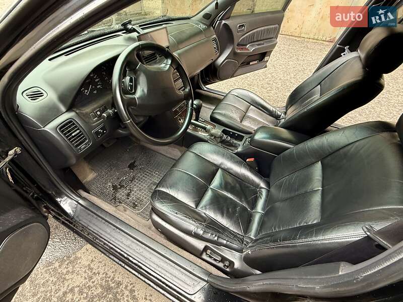 Седан Nissan Maxima 1996 в Одессе