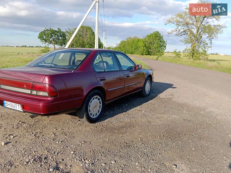 Седан Nissan Maxima 1993 в Чорноморську