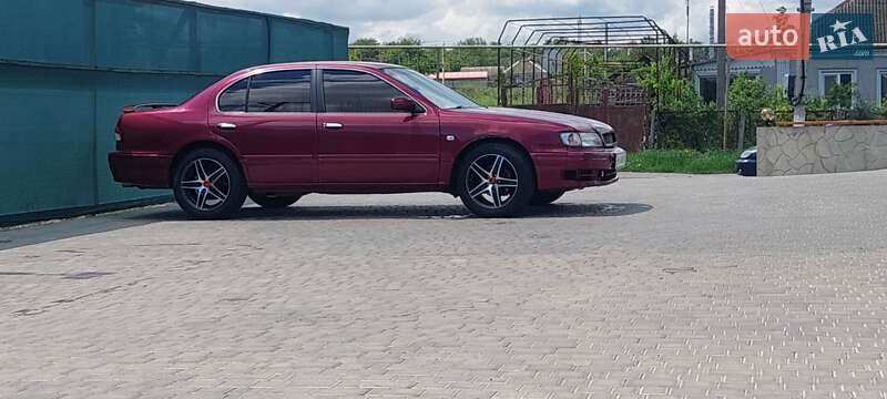 Nissan Maxima 1995
