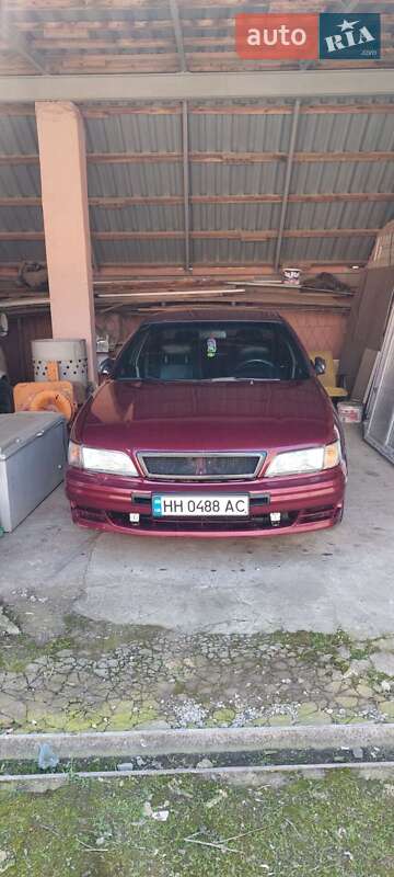 Седан Nissan Maxima 1995 в Дачном