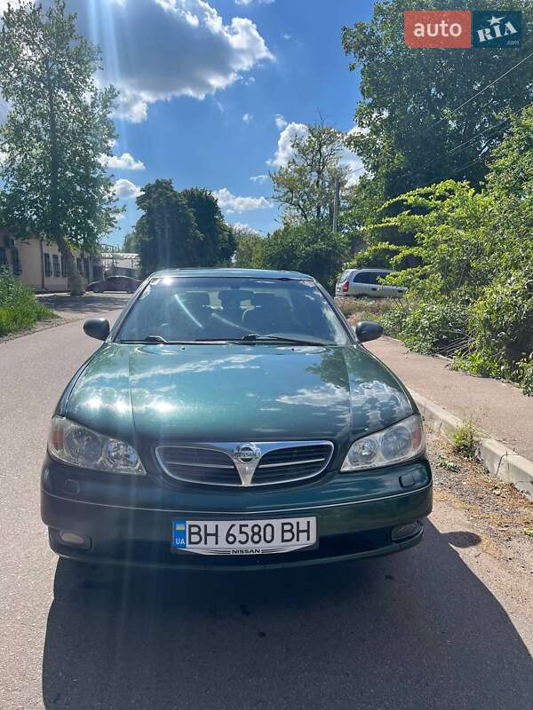 Седан Nissan Maxima 2000 в 