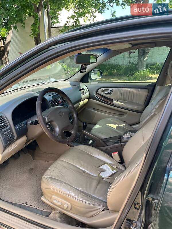 Седан Nissan Maxima 2000 в Одесі