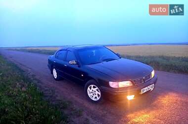 Седан Nissan Maxima 1995 в Сарате