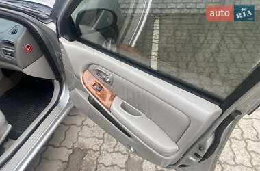 Седан Nissan Maxima 2003 в 