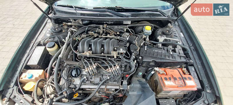 Седан Nissan Maxima 2001 в Дрогобичі