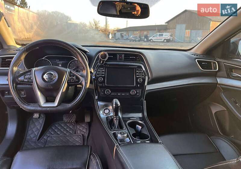 Седан Nissan Maxima 2018 в Рівному