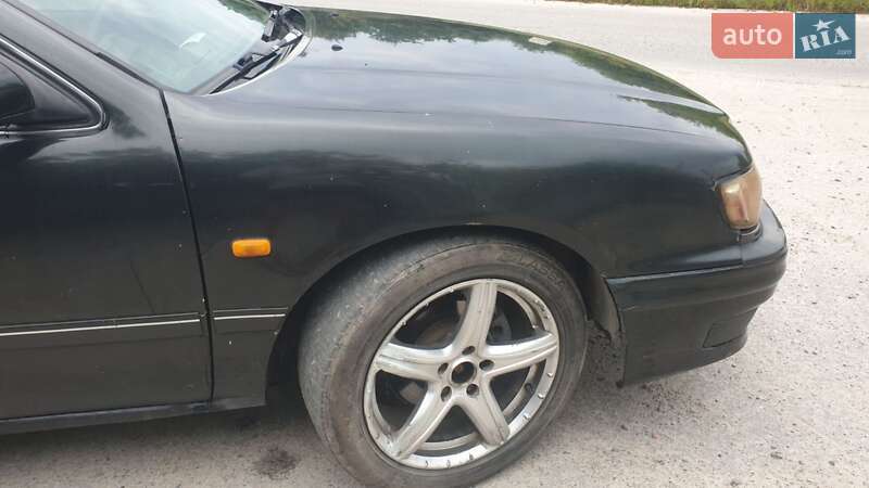 Седан Nissan Maxima 1996 в Днепре