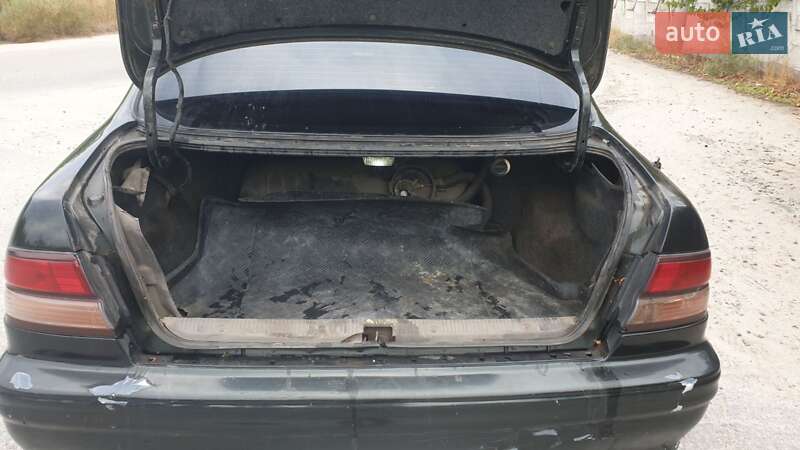 Седан Nissan Maxima 1996 в Днепре