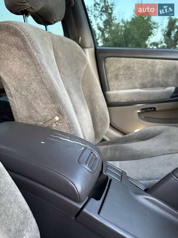 Седан Nissan Maxima 2000 в Днепре