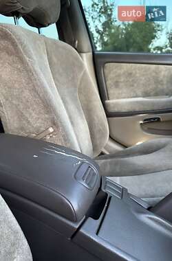 Седан Nissan Maxima 2000 в 