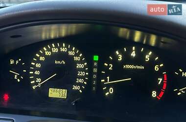 Седан Nissan Maxima 2000 в 