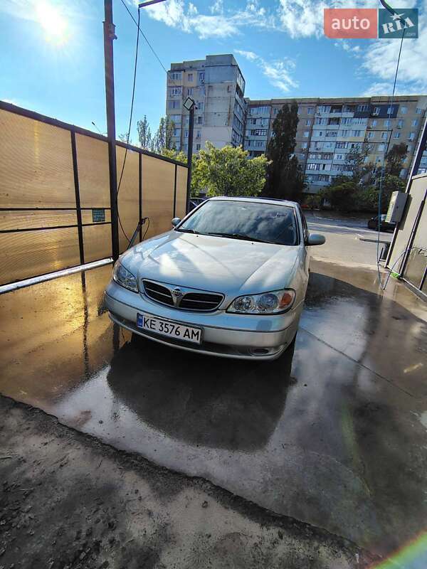Седан Nissan Maxima 2001 в 