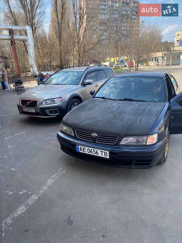 Седан Nissan Maxima 1997 в Днепре