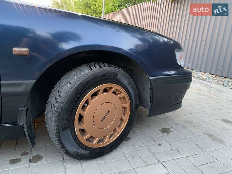 Седан Nissan Maxima 1997 в Днепре