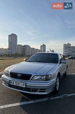 Седан Nissan Maxima 1998 в Киеве