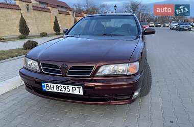 Седан Nissan Maxima 1997 в Измаиле