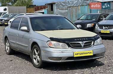 Седан Nissan Maxima 2002 в Ужгороде