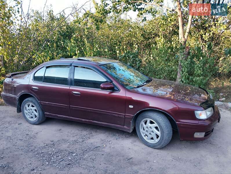 Седан Nissan Maxima 1997 в Измаиле