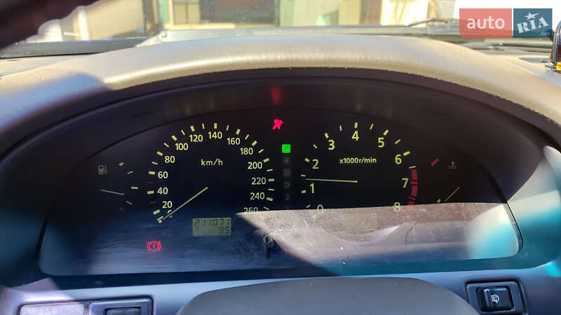Nissan Maxima 2000
