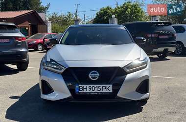Седан Nissan Maxima 2019 в Ізмаїлі