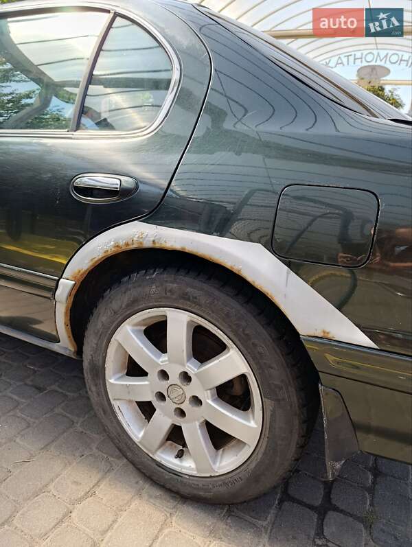 Седан Nissan Maxima 1997 в Ровно