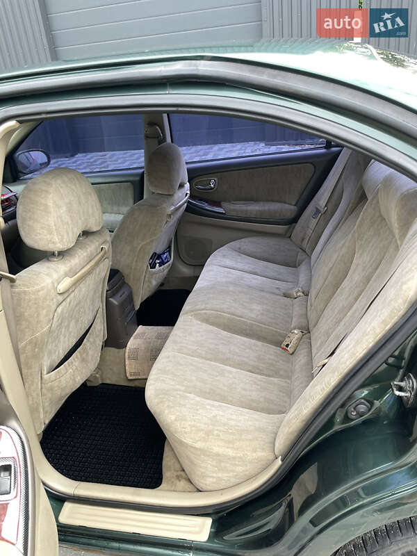 Седан Nissan Maxima 2000 в Києві