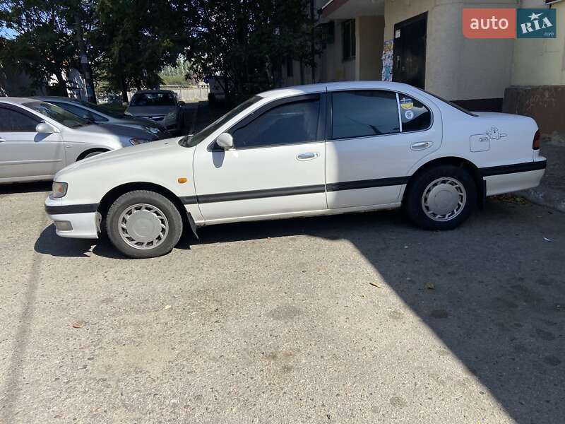 Седан Nissan Maxima 1995 в Запорожье