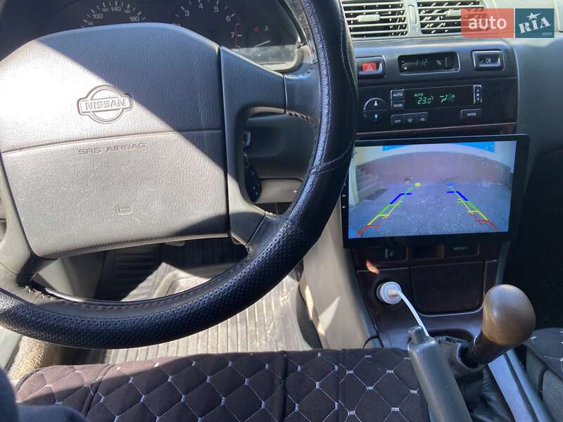 Седан Nissan Maxima 1995 в Запорожье