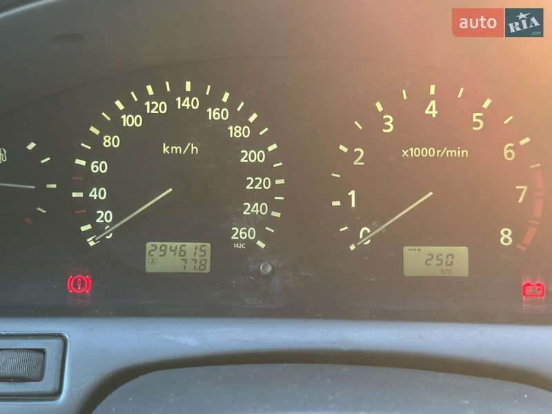 Седан Nissan Maxima 2002 в Днепре фото 14 Седан Nissan Maxima 2002 в Днепре