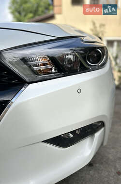 Седан Nissan Maxima 2017 в 