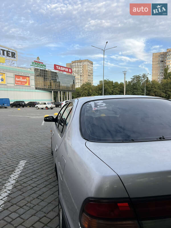 Седан Nissan Maxima 1995 в Одессе
