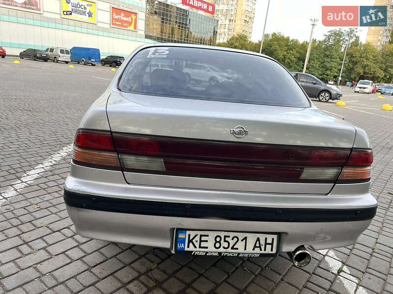Седан Nissan Maxima 1995 в Одессе