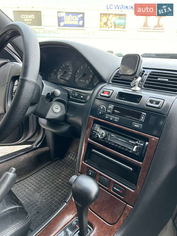 Седан Nissan Maxima 1995 в Одессе