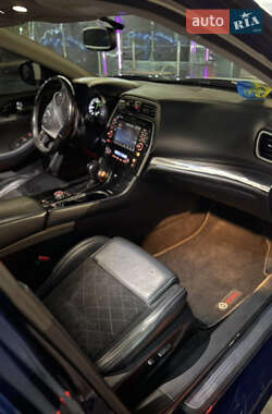 Седан Nissan Maxima 2015 в 
