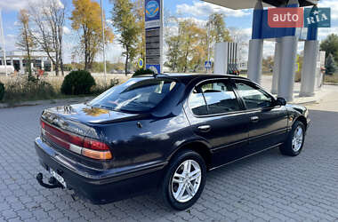 Седан Nissan Maxima 1997 в  фото 10 Седан Nissan Maxima 1997 в