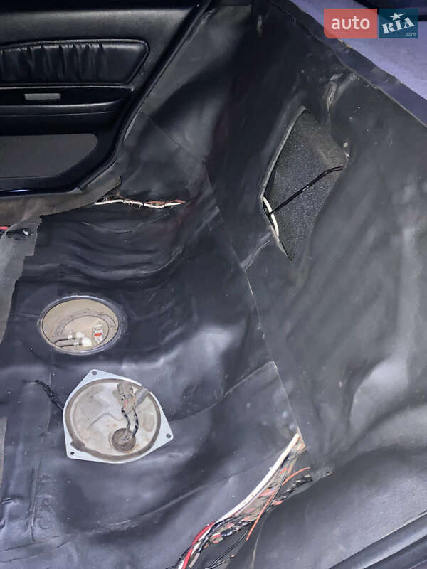 Седан Nissan Maxima 1996 в Одесі