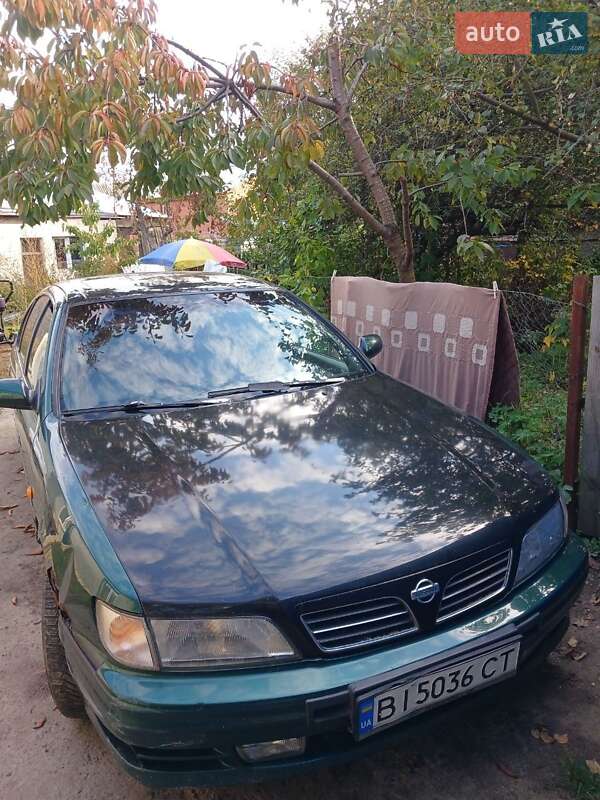 Седан Nissan Maxima 1998 в Полтаве