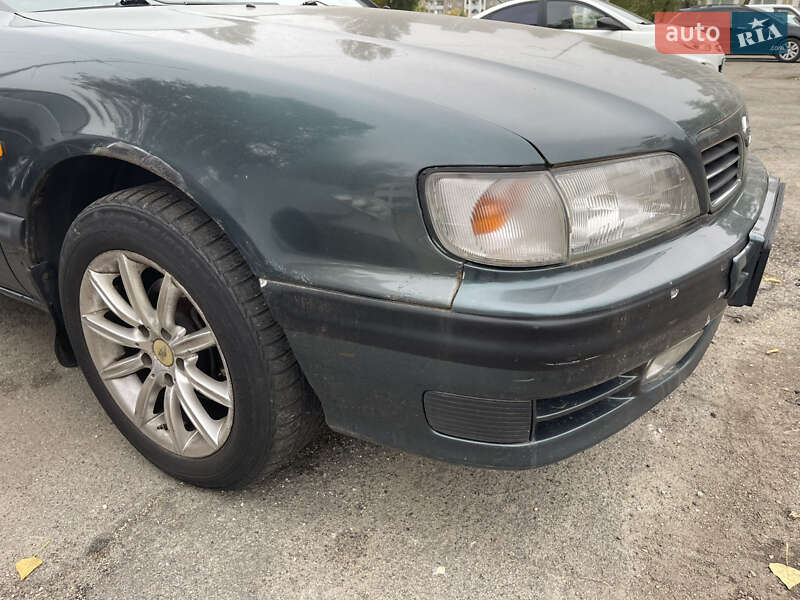 Седан Nissan Maxima 1999 в Киеве