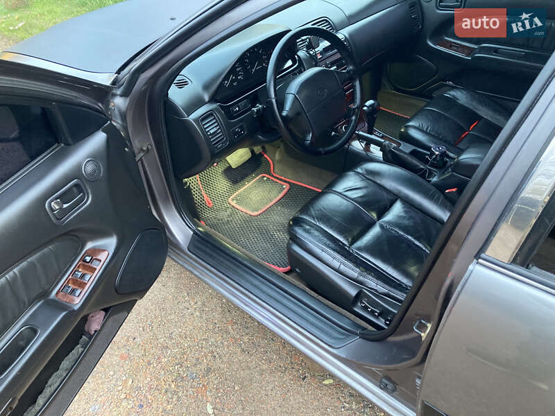 Седан Nissan Maxima 1996 в Одесі