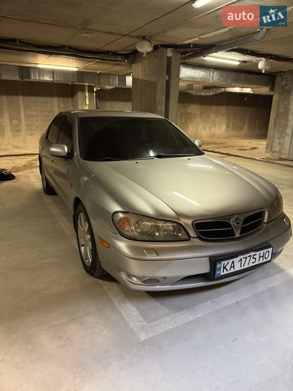 Седан Nissan Maxima 2003 в Львове