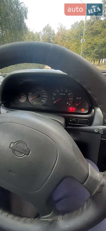 Седан Nissan Maxima 1998 в Каменском