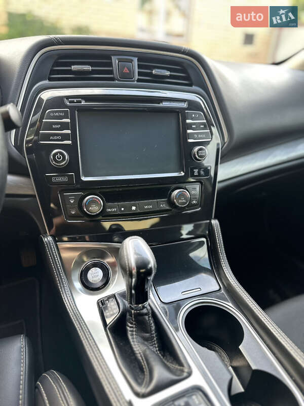 Седан Nissan Maxima 2017 в Киеве