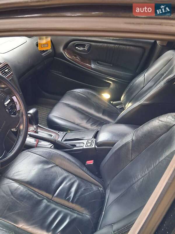 Седан Nissan Maxima 2001 в Хмельницькому