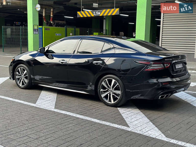Седан Nissan Maxima 2019 в Киеве
