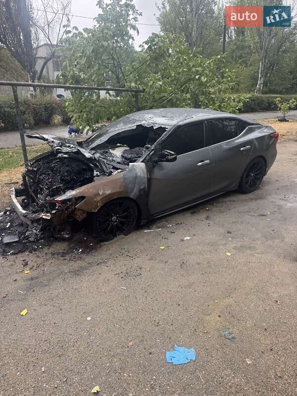 Седан Nissan Maxima 2018 в Запоріжжі