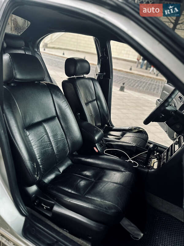 Седан Nissan Maxima 1998 в Одессе